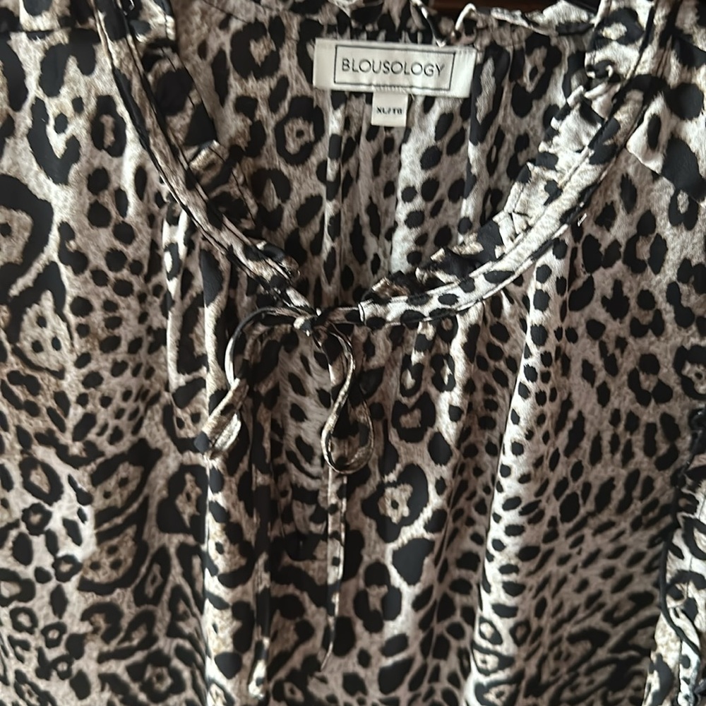 EUC SLEEVELESS RFFLE CAP BLOUSE SIZE XL - Picture 4 of 5
